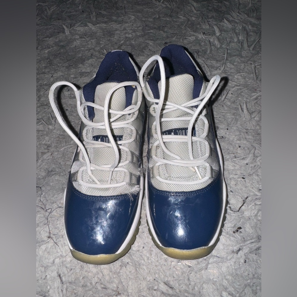 Jordan 11 Retro Low
Georgetown (2015)